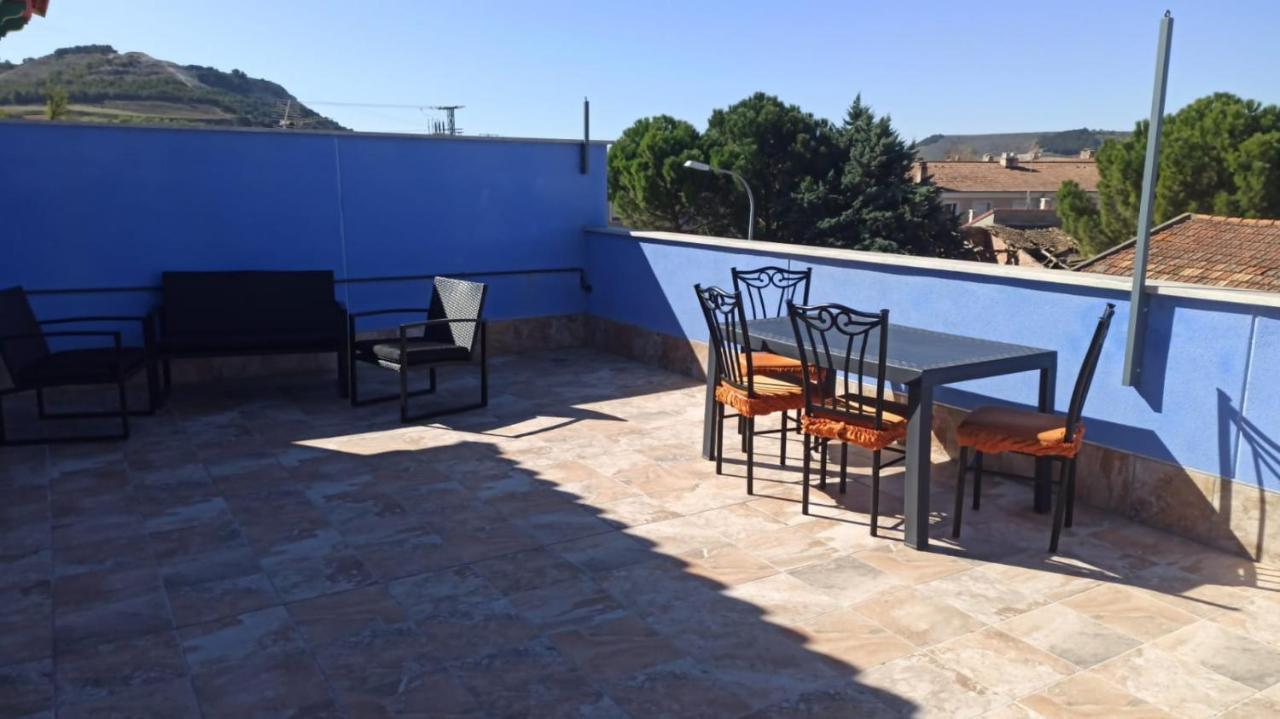 Apartamentos Turisticos Las 3 Golondrinas Peñafiel エクステリア 写真